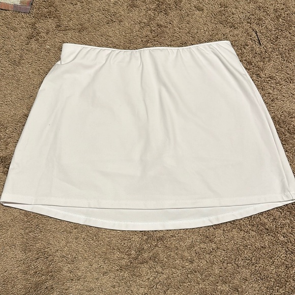 White Tennis Skirt - Picture 3 of 6